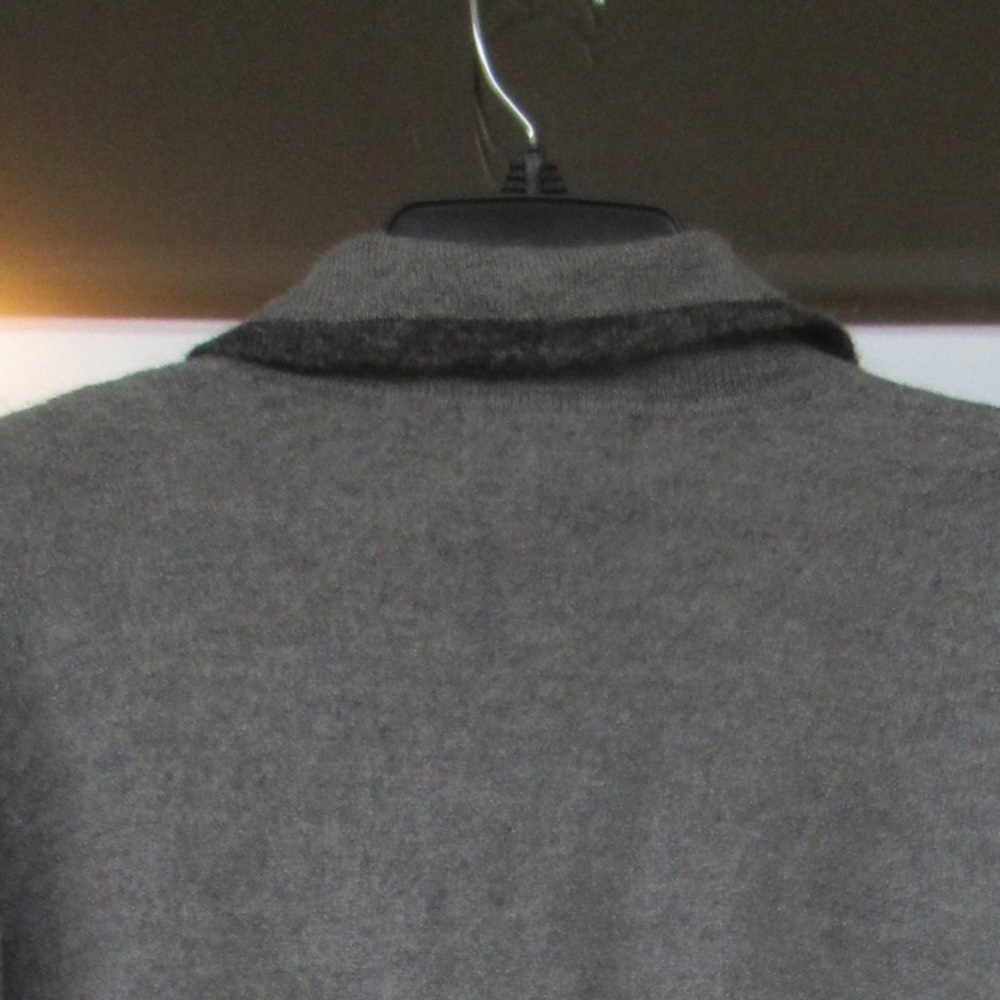 VINTAGE 90s pastel floral detail 92% wool gray button down sweater - Picture 10 of 12